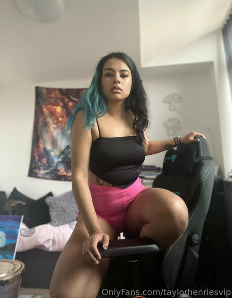 taylorhenries sex actress image