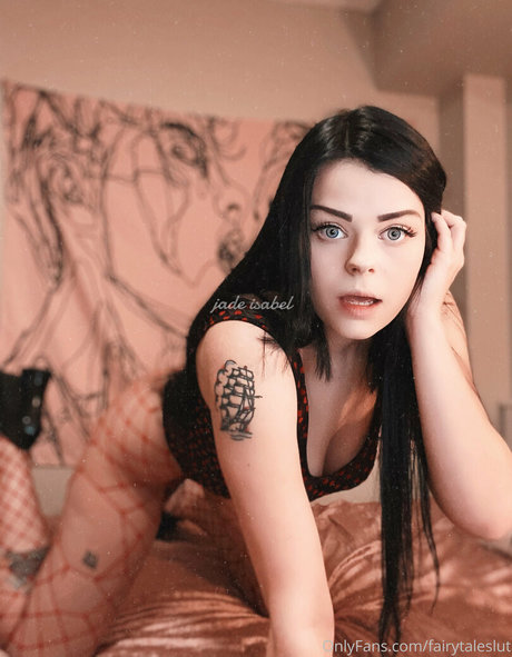 ravebbyjade porn model img