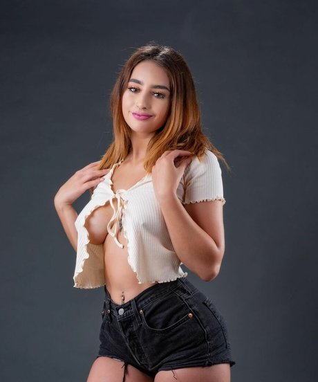 _lesliieeg sex pornstar img