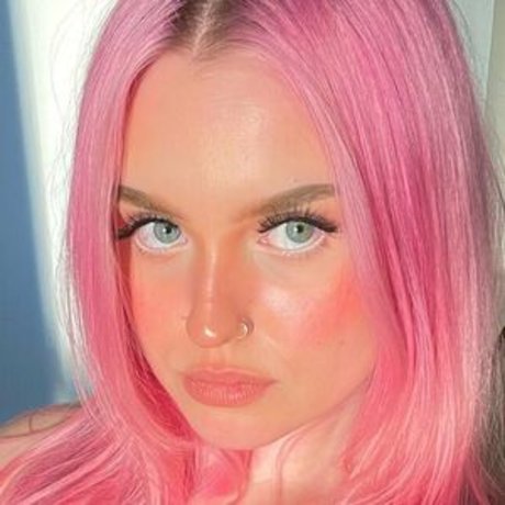 Sweetest Kiwi porn model image