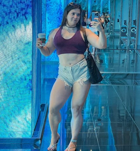 Eva The Supergirl Profile pic