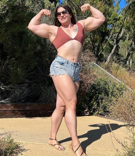 Eva The Supergirl hot pornstar pictures