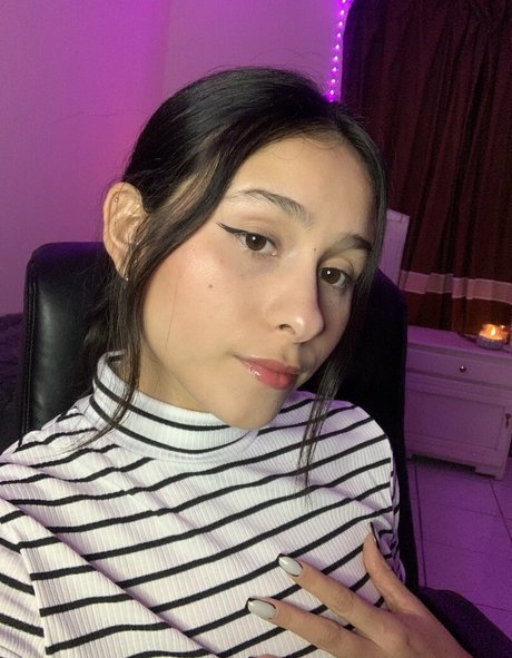 Lomy Asmr porn star photo