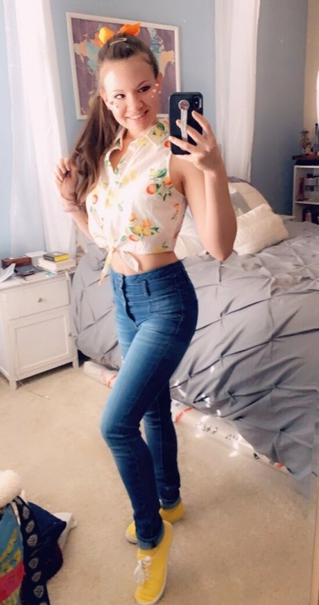 alisonreyxo beautiful actress images