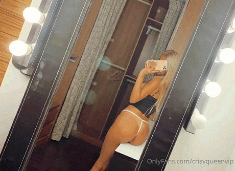 crisvqueen pretty model pic