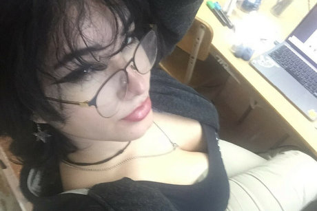 Roombaslayer69 naked pornstar img