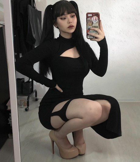 Wisexnja model nude images