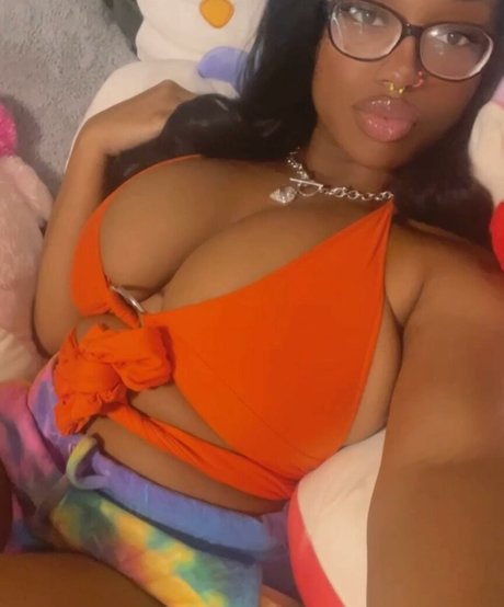 kcurieuse model nudes photos