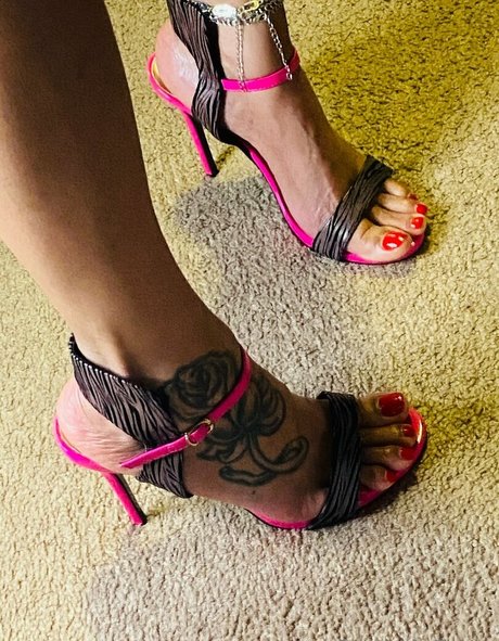 ohhhmyfeetz exclusive pornstar pictures