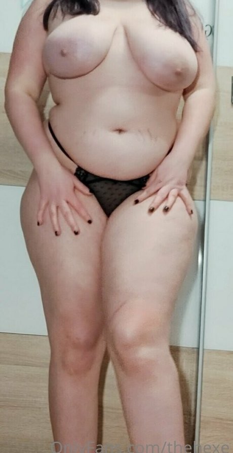 thehexe model nude images