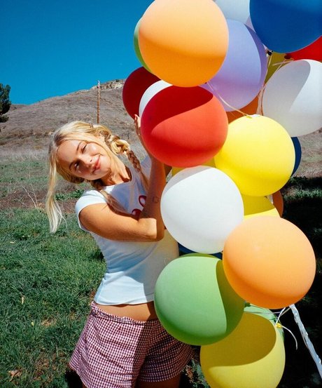 Claire Rosinkranz sexy star archive