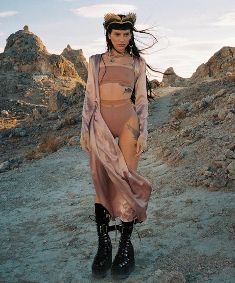 Lilith Czar sex actress img