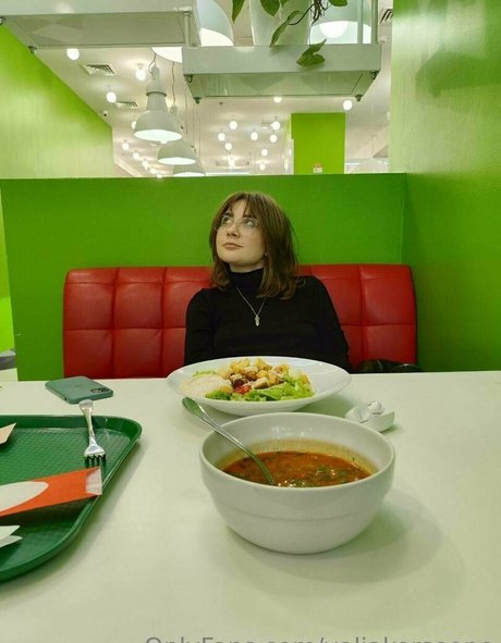 valiawixx hot model archive