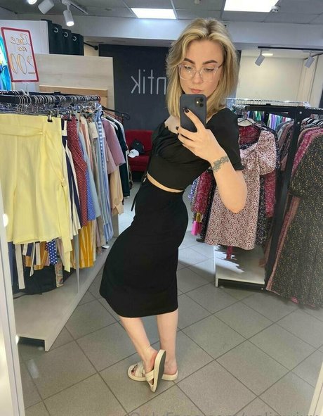 valiawixx pornstar adult pics