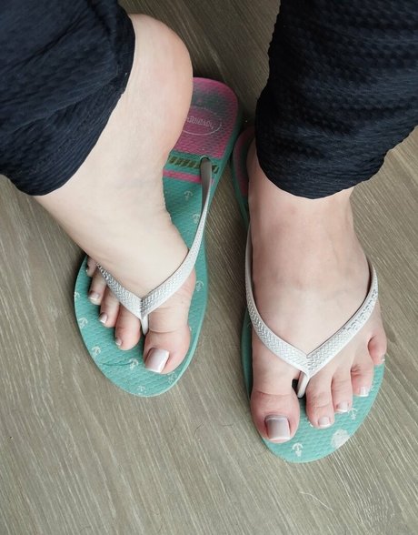 PamFeet star archive