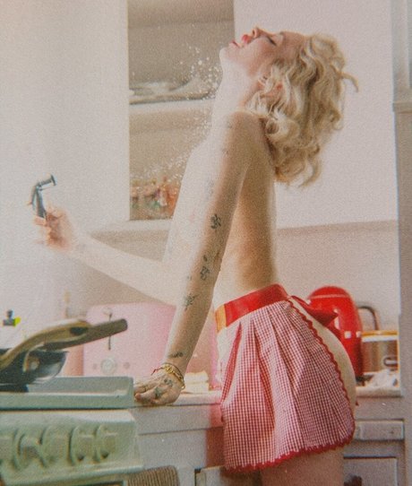 Glume hot pornstar photo