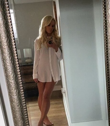 Tomi Lahren nude pornstar pics