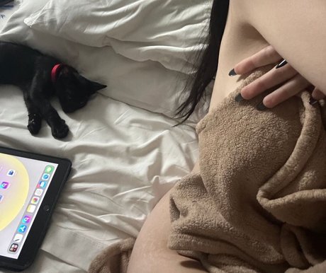 julliabates model nudes picture