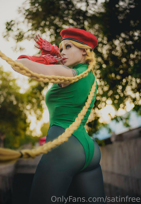 satinfree adult model gallery