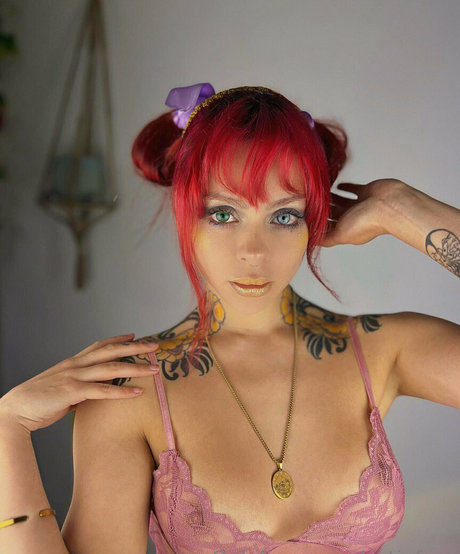 satinfree free actress picture