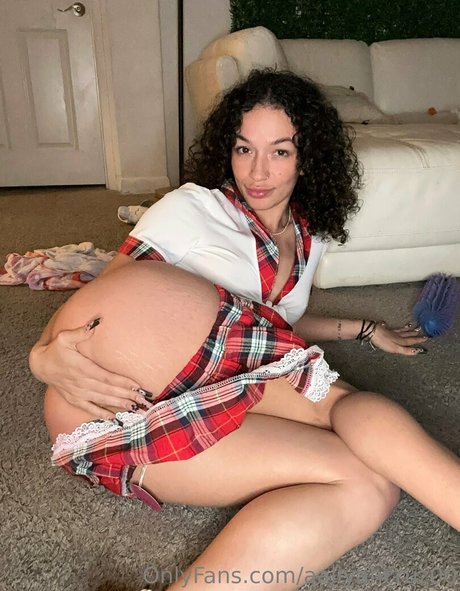 aaliyahcruz00 porn star galleries