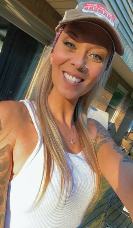 badcandyy pornstar nude images