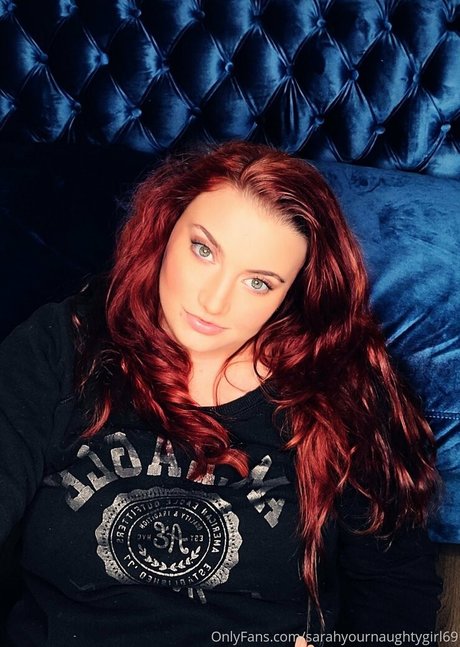 sarahyournaughtygirl69 naked model picture