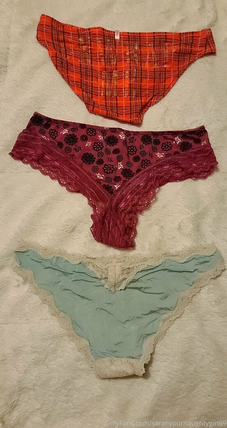 sarahyournaughtygirl69 pornstar top photo