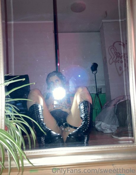 sweetthole nude star images