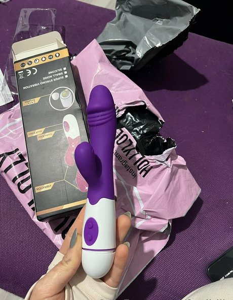 afroditlily model nude image