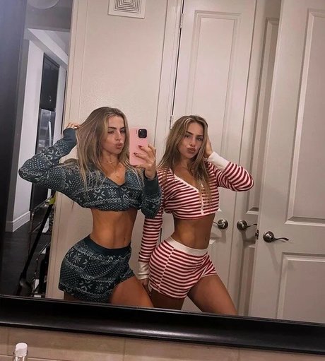 Cavinder Twins erotic star img