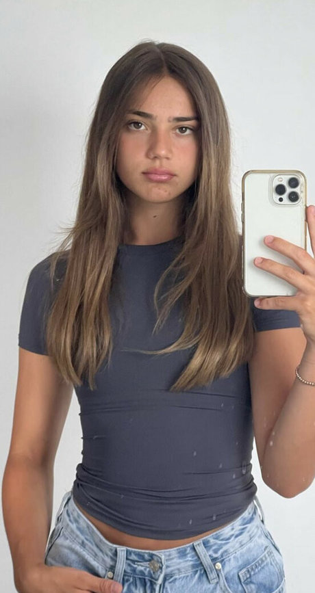 LaraNovaa_ free pornstar pic