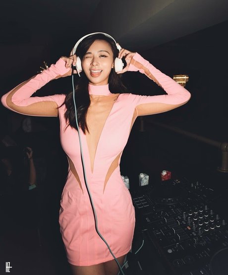 west tung nudes star picture