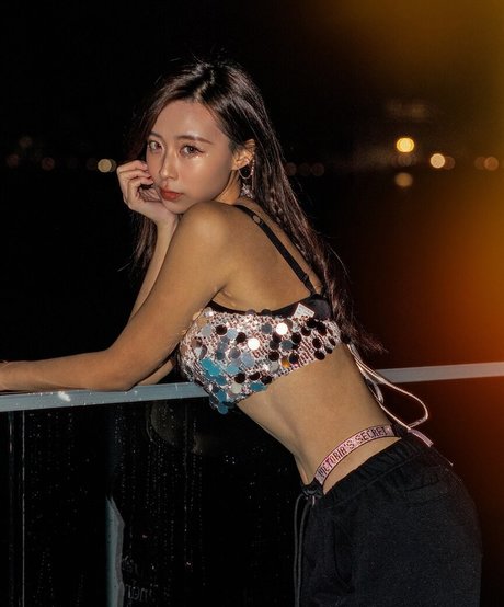 west tung pornographic actress galleries