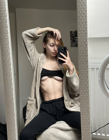 Kortie beautiful model archive