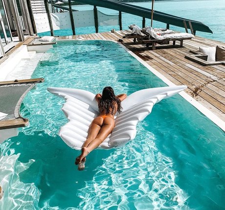 Paulina Gretzky hd star picture