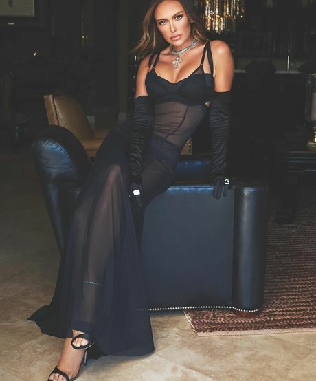 Paulina Gretzky pornographic model picture