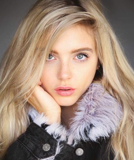 Casimere Jollette model pornographic pics