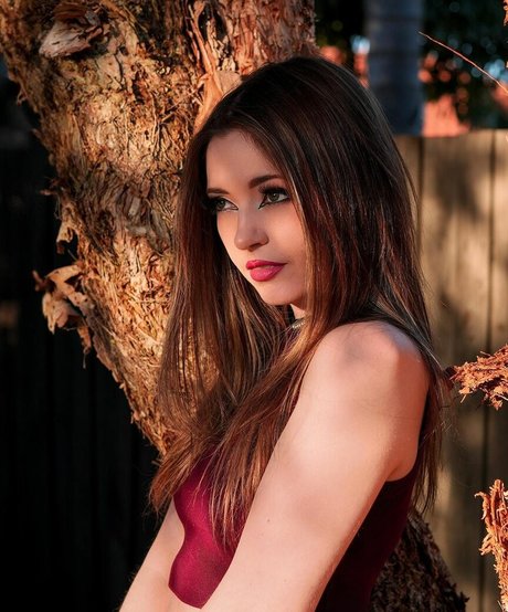 Alli Flanagan hot actress photo