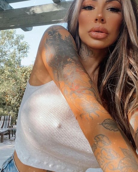 therosiemiller xxx pornstar pics