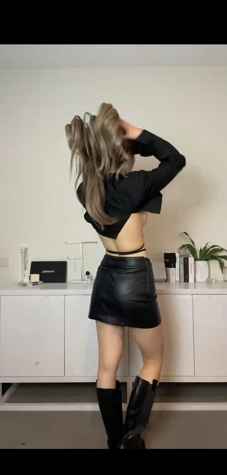 Chloe Zhu pornographic actress images