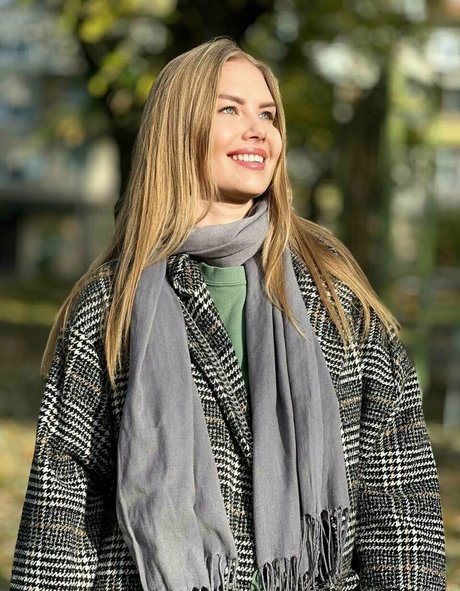 vikini bikini model hot pic