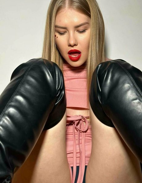 vikini bikini model exclusive images