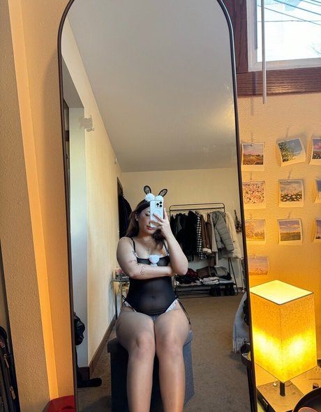 chanohomies model nice picture