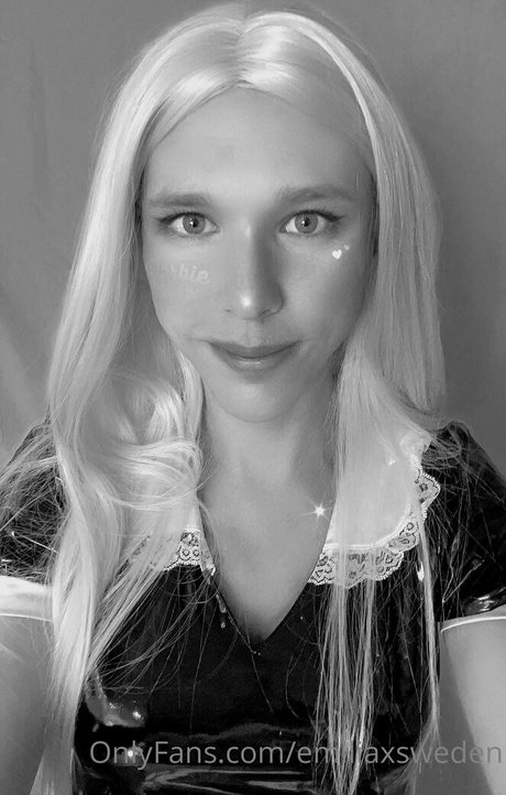 emiliaxsweden pornstar naked img