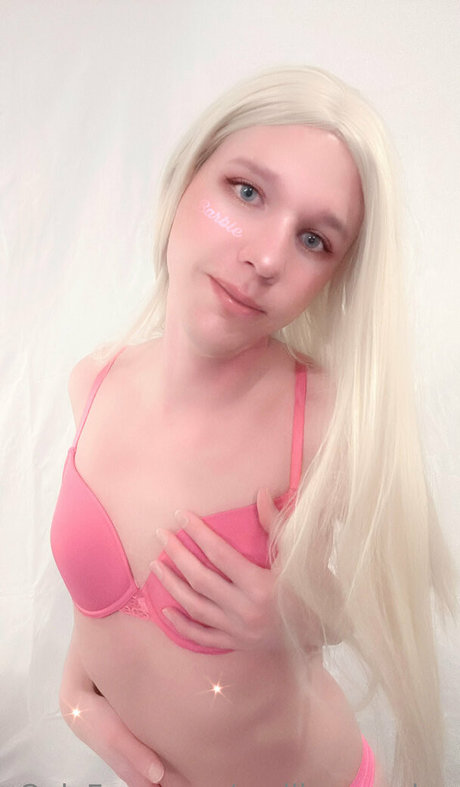 emiliaxsweden hot actress photos