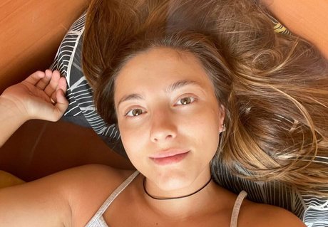 leamoore model sex picture