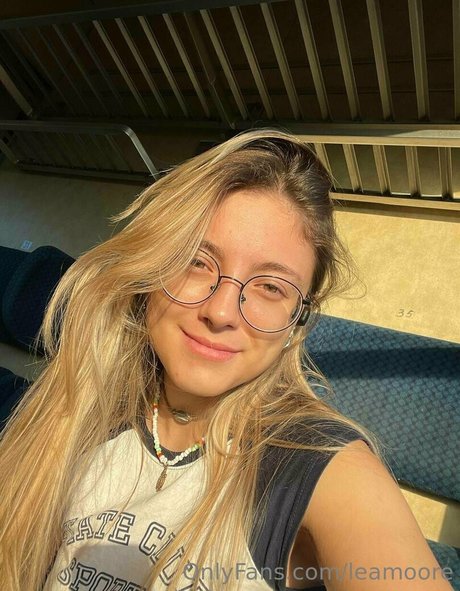 leamoore sex actress gallery