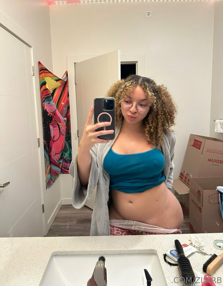 beautiful babe onlyfans free porn gallery