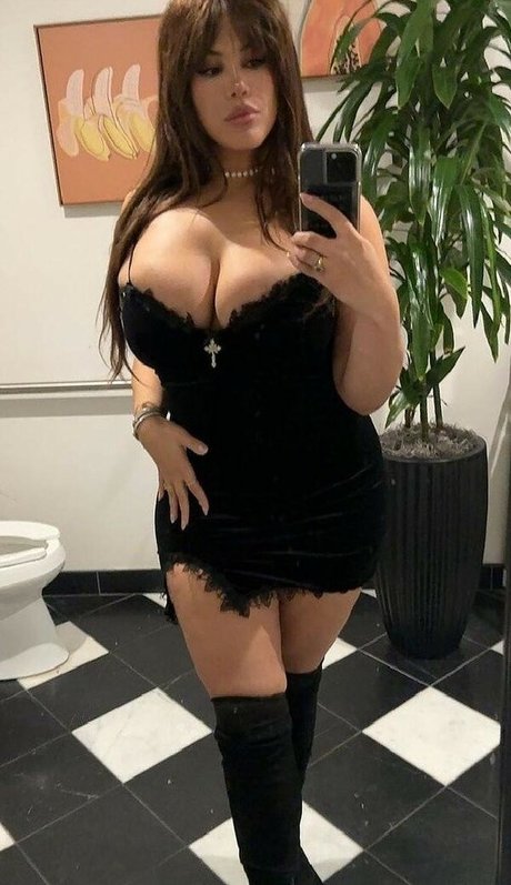 curvy girls onlyfans hot sexy images